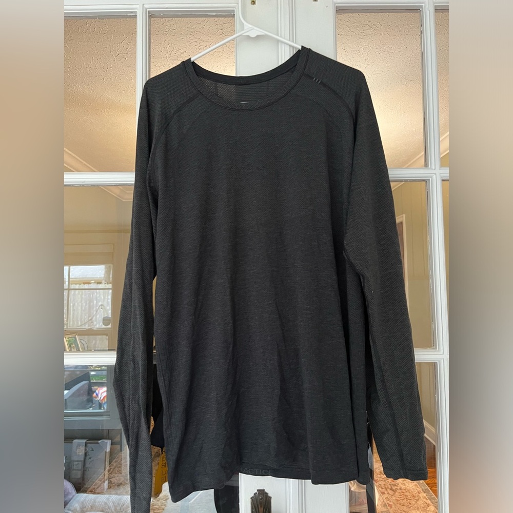 Lululemon Men’s Long Sleeve Shirt Black Size XL